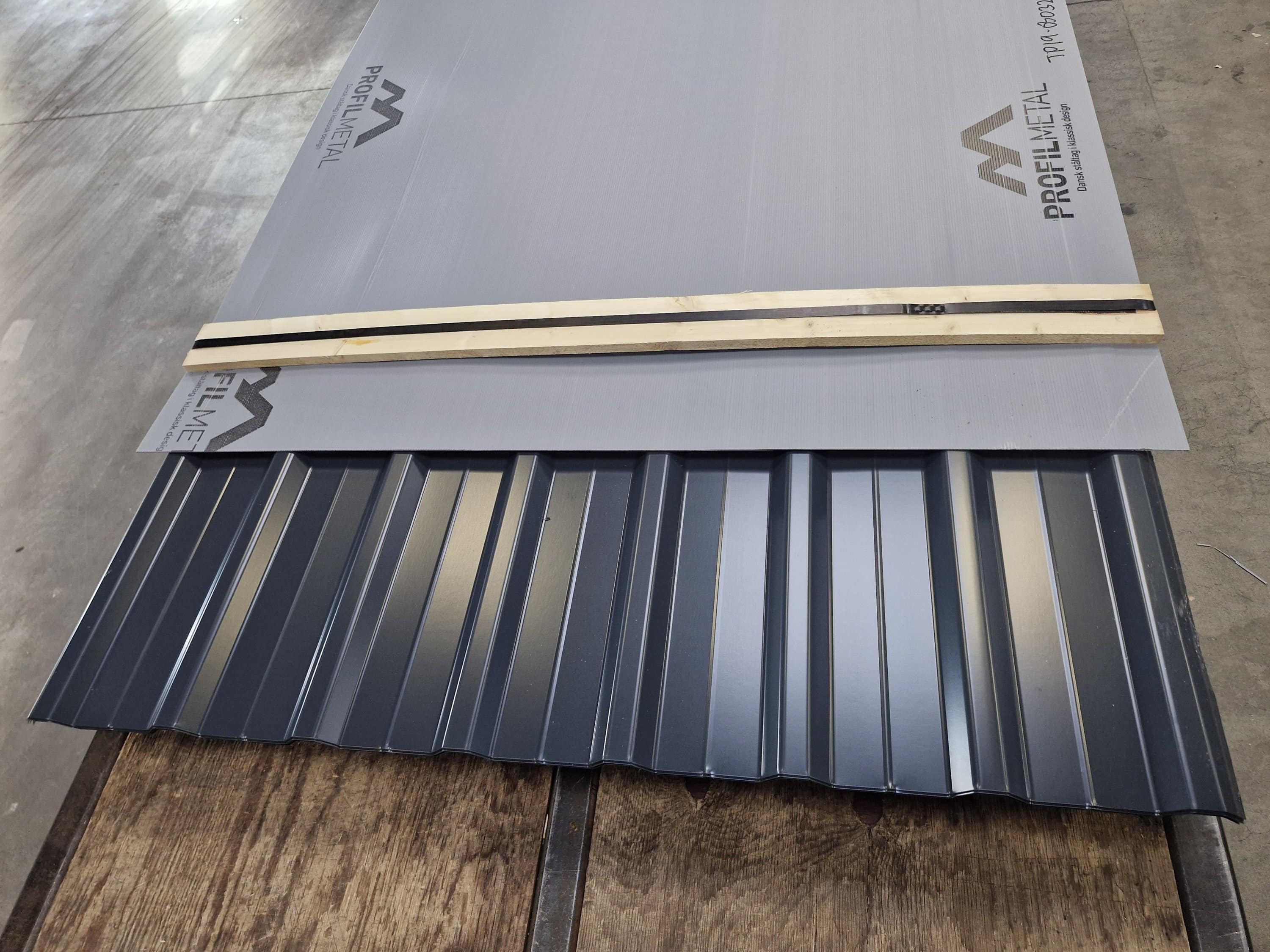 Restpalle: Antracit Trapezplade TP19 i Stål. 14 stk. a 3,00 meter. (45,78 m2) 2-Sortering