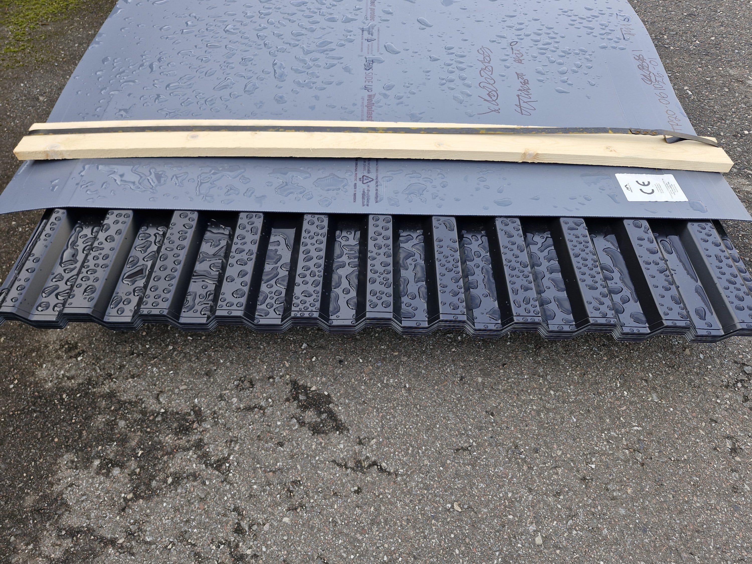 Restpalle: Sort Trapezplade TP20 i stål. 32 stk. a 2,80 m (89,60 m2) 2-sortering