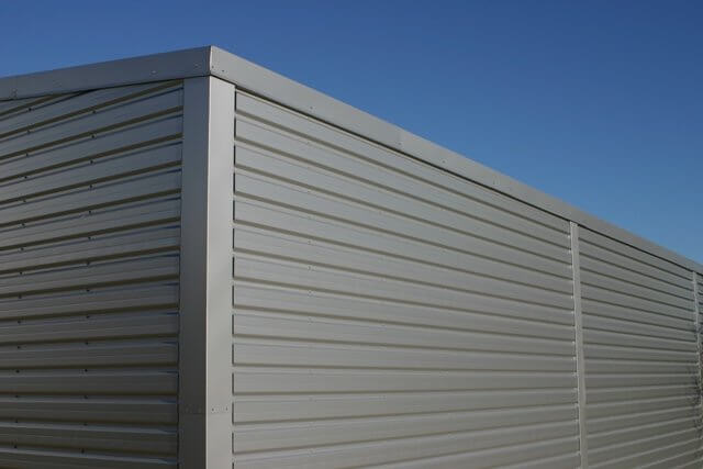 Trapezplade VP19 monteret på facade
