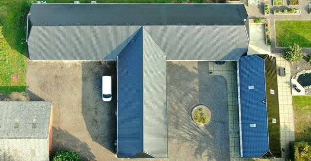 Tagstensplade, Sort Landbrug Oppe fra